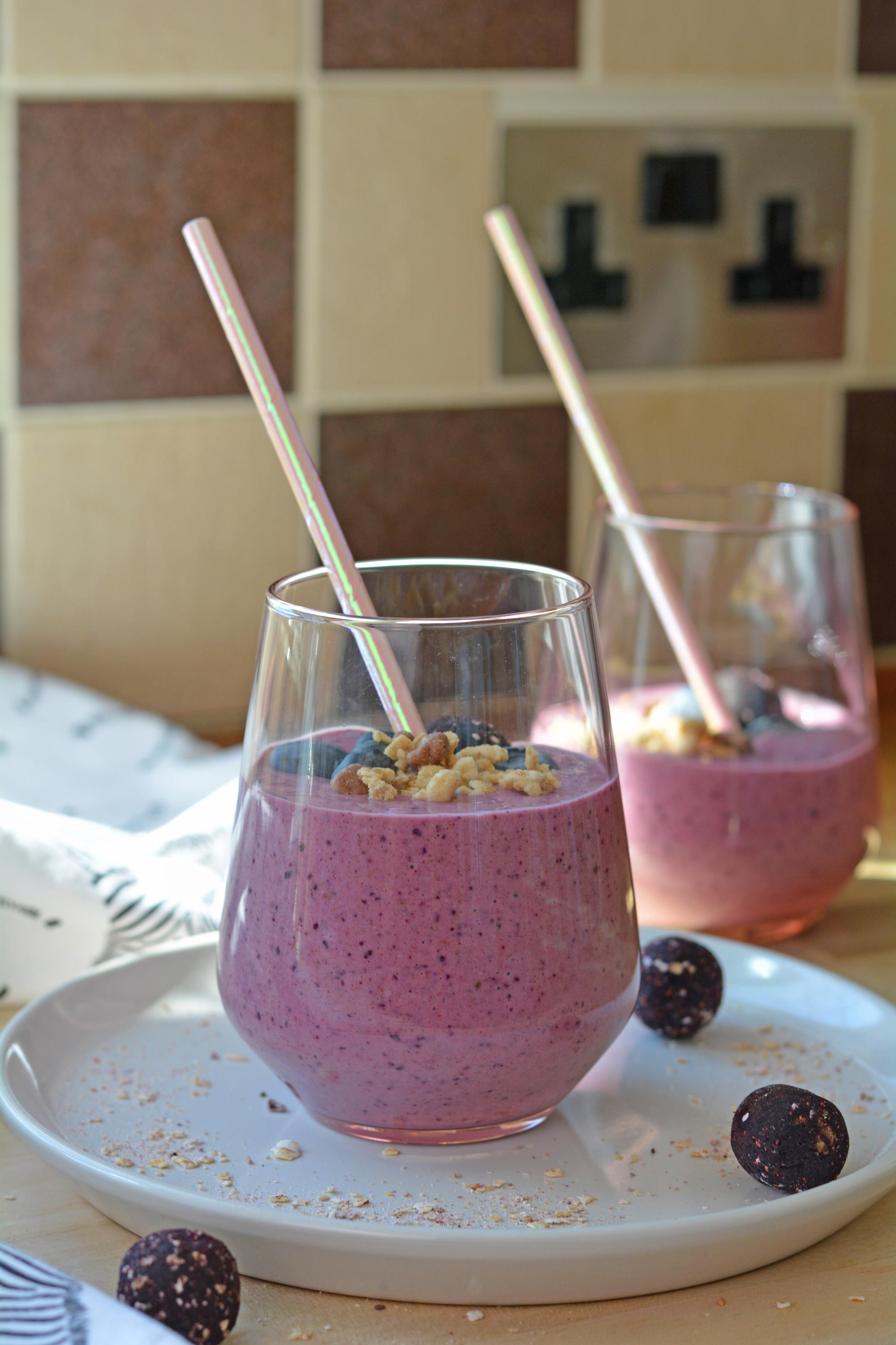 Healthy Blueberry Muffin Smoothie – The Protein Ball Co