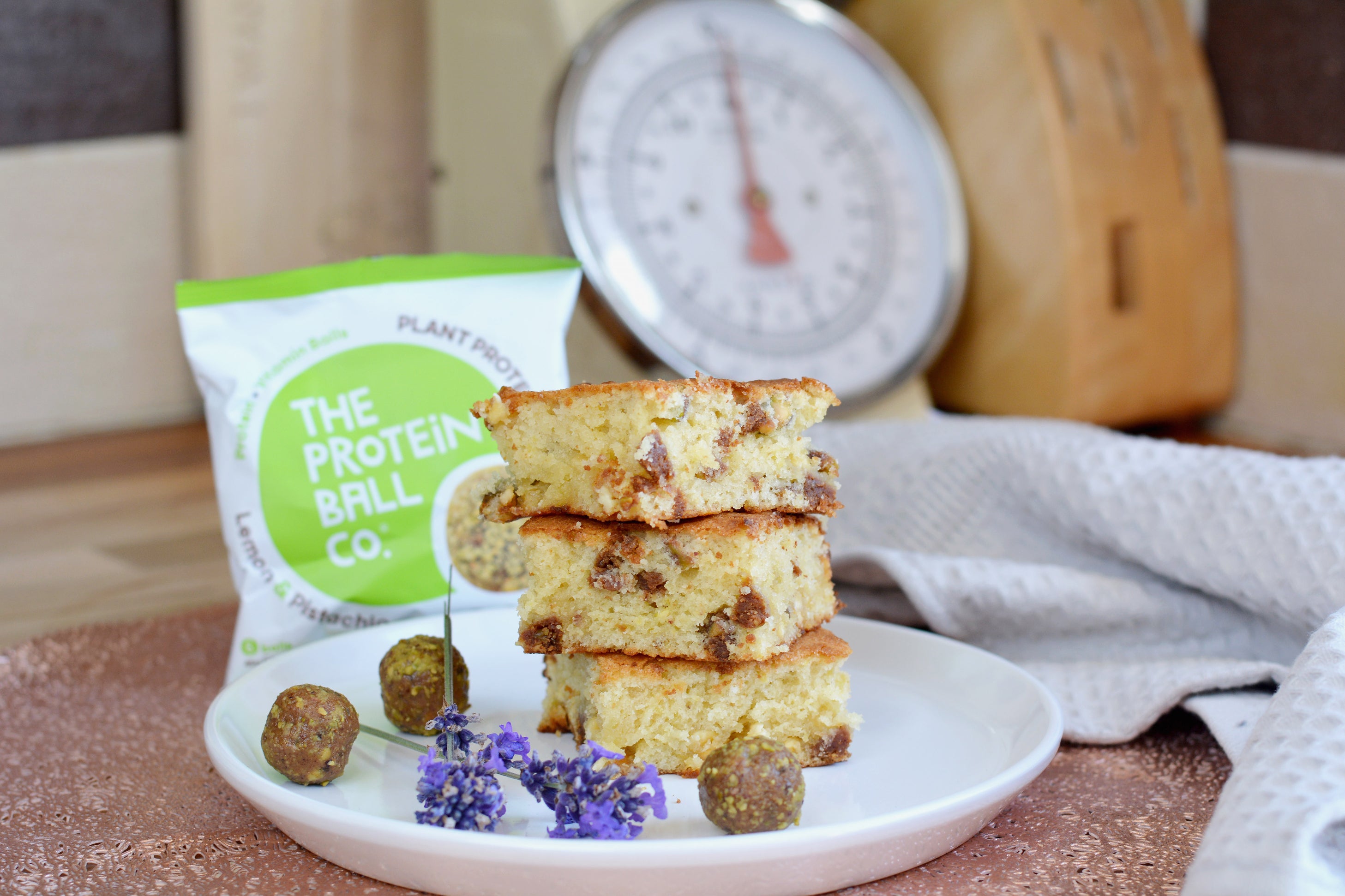 Lemon & Pistachio Blondies Recipe