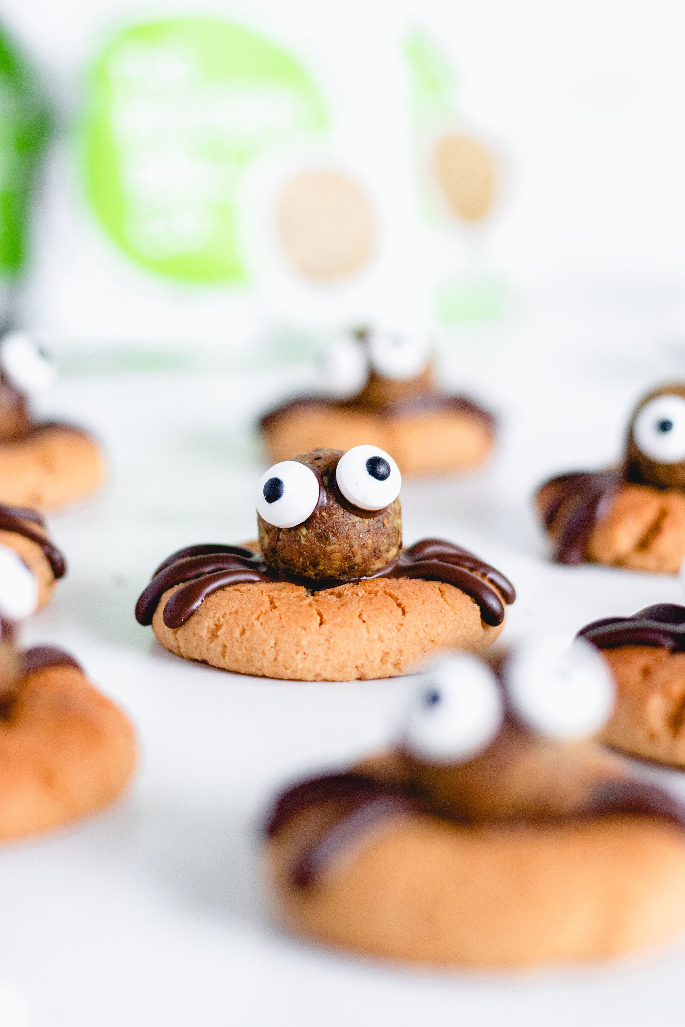 Peanut Butter Spider Cookies (v)